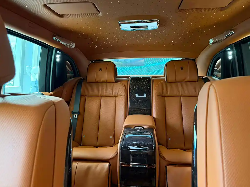 Rolls-Royce Phantom — миниатюра 5