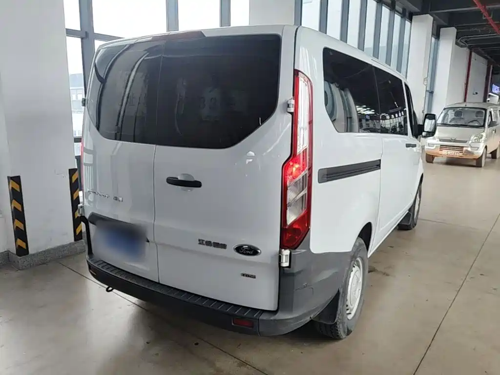 Ford Transit — миниатюра 7