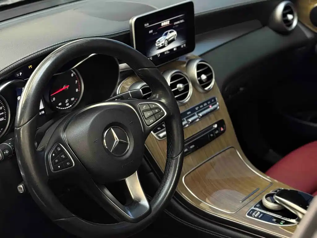 Mercedes-Benz GLC 2017 GLC 260 4MATIC SUV