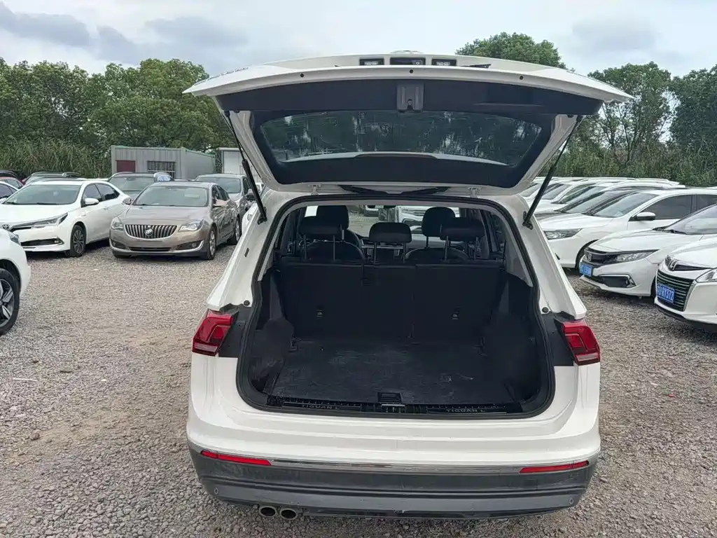 Volkswagen Tiguan L — миниатюра 6