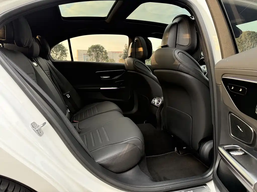 Mercedes-Benz C-Class — миниатюра 9