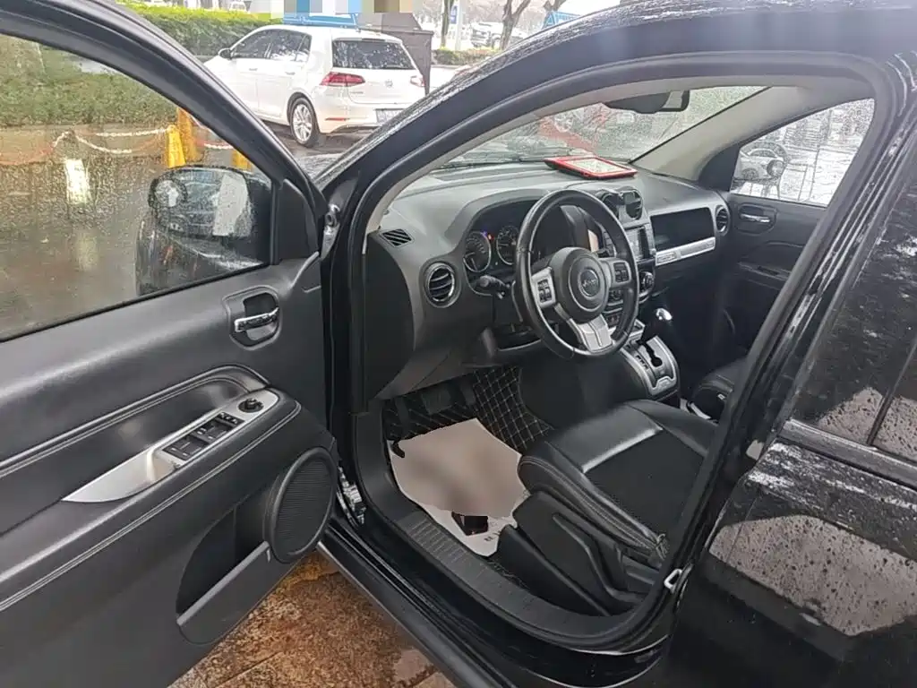 Jeep Compass (Import) — миниатюра 16