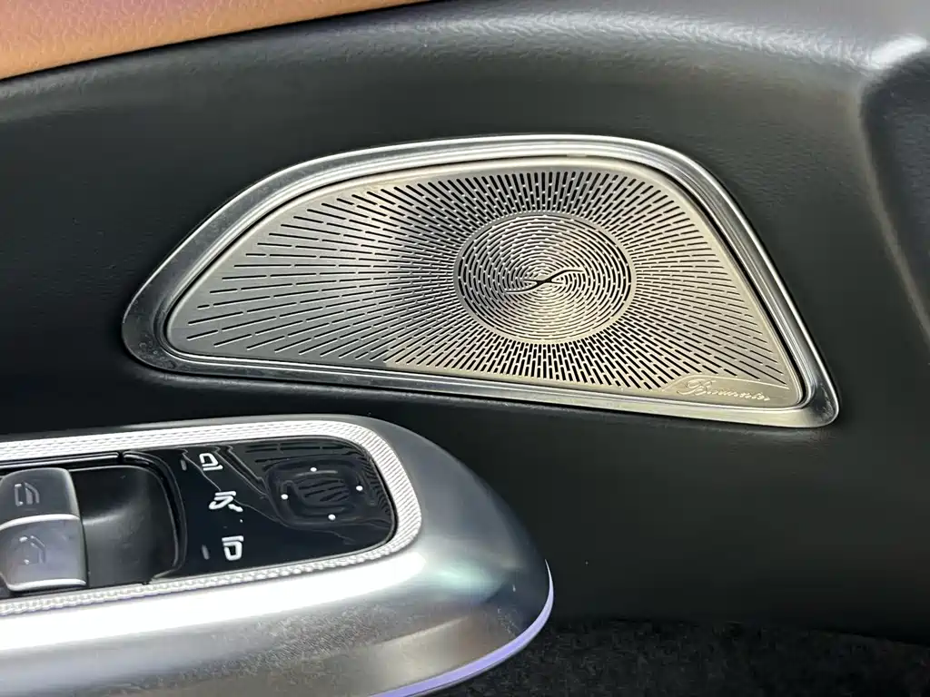 Mercedes-Benz E-Class — миниатюра 18