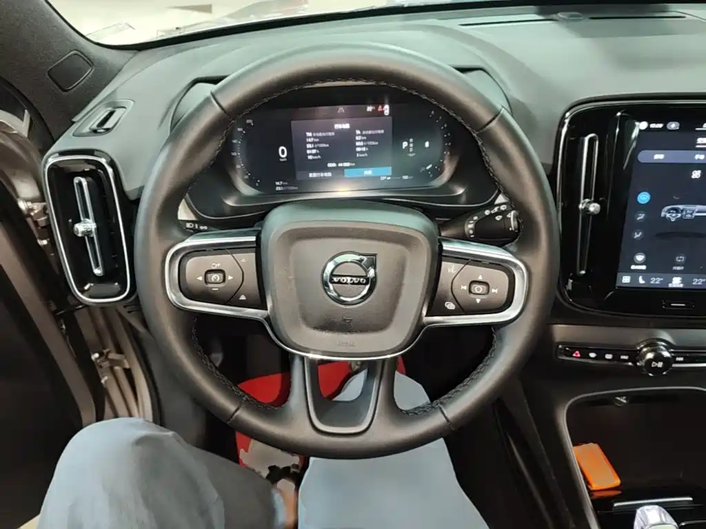 Volvo XC40 — миниатюра 11