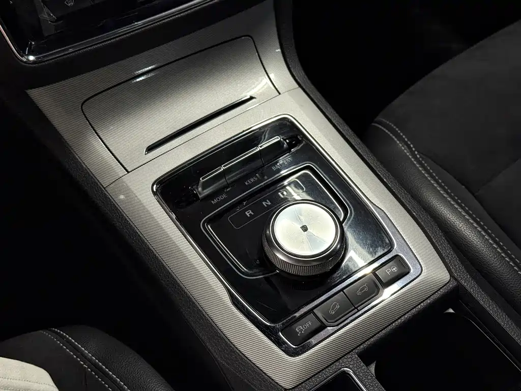 Roewe RX5 New Energy — миниатюра 16
