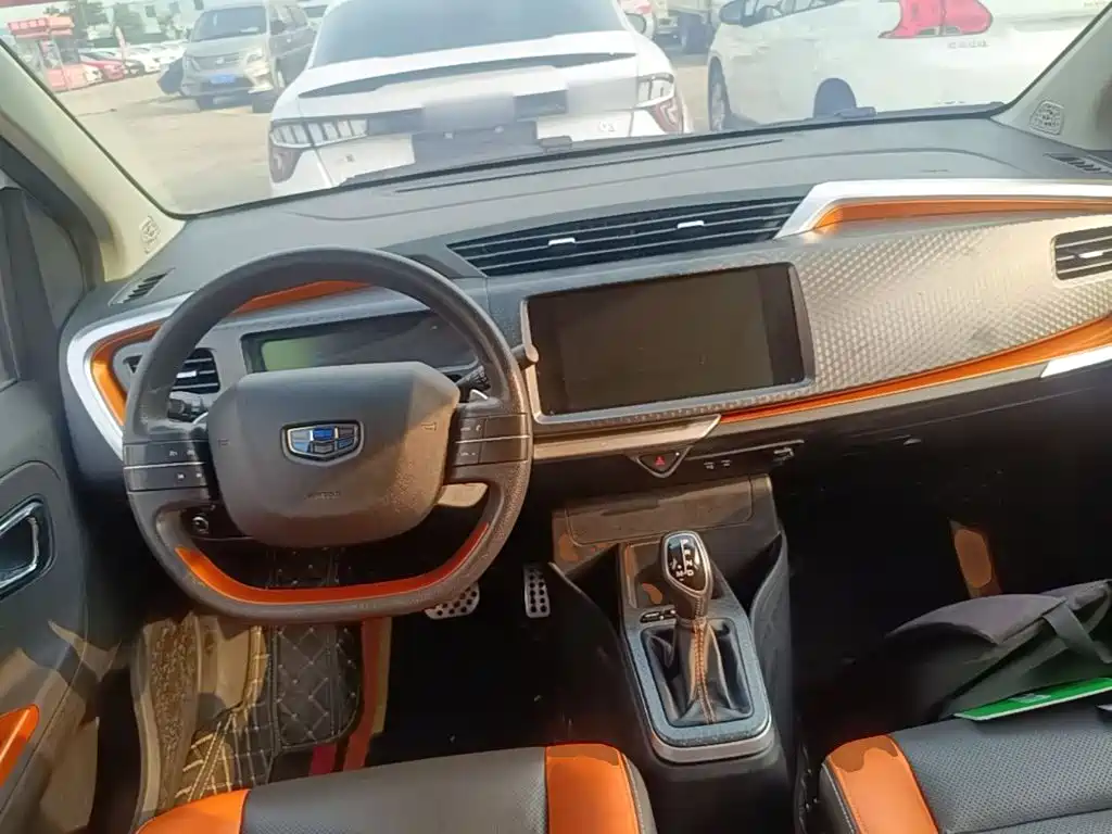 Geely Vision X1 — миниатюра 10