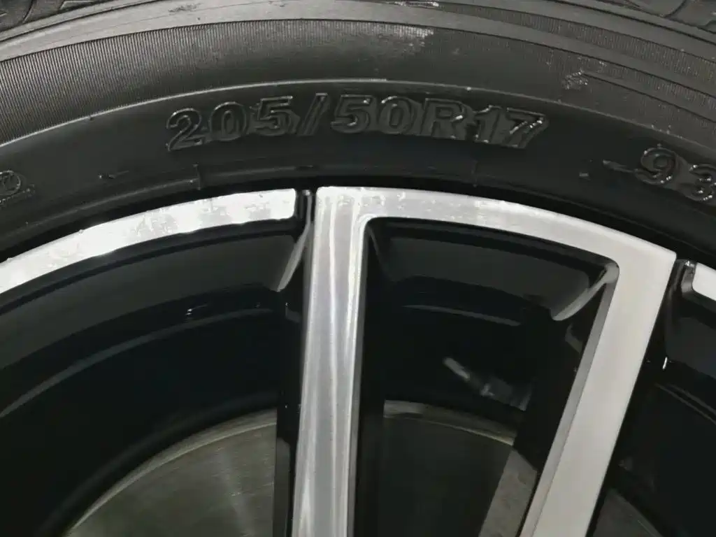 Roewe D6 — миниатюра 24