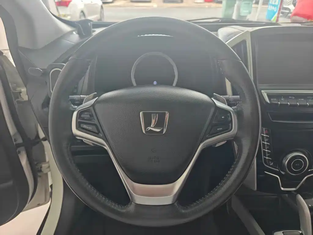 Luxgen U6 — миниатюра 7