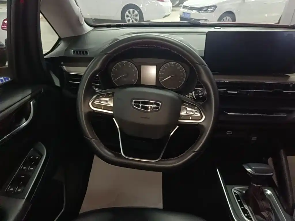 Geely Vision X3 — миниатюра 11