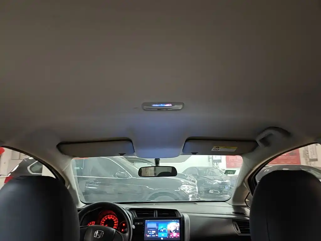 Honda Fit — миниатюра 18
