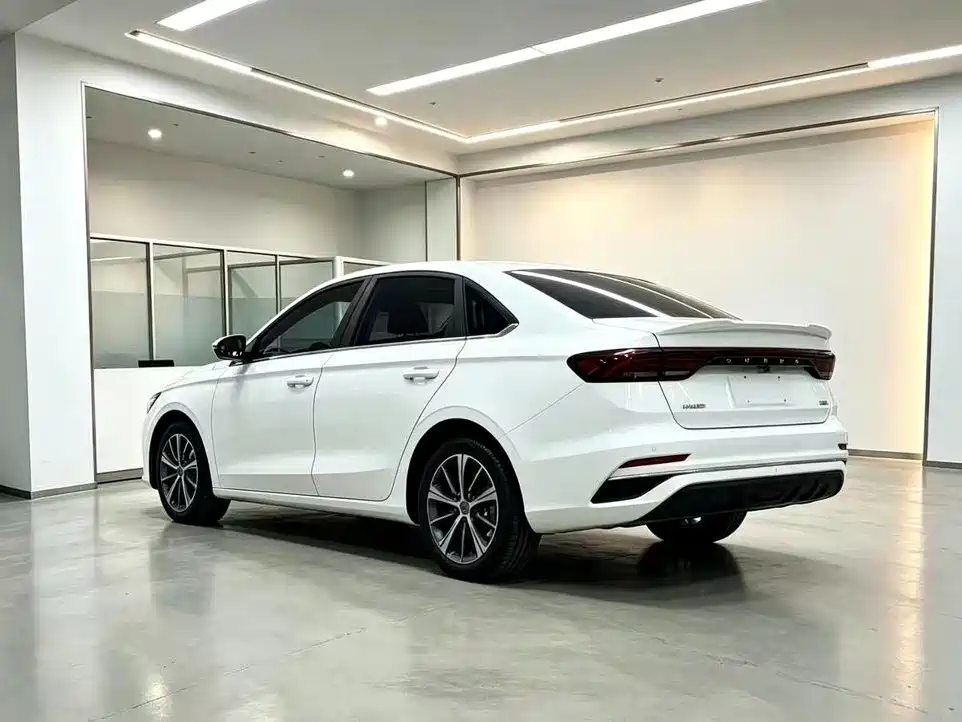 Geely Emgrand — миниатюра 9