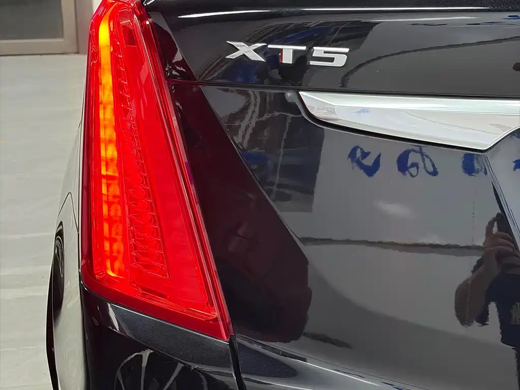 Cadillac XT5 — миниатюра 7