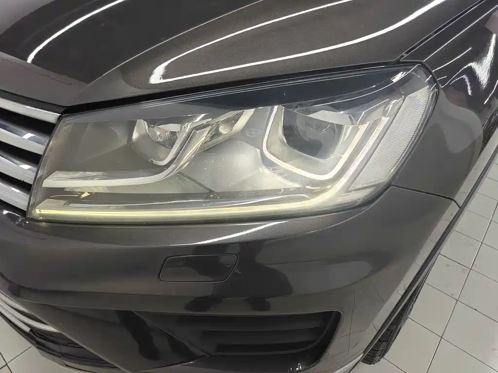 Volkswagen Touareg 2015 3.0TSI