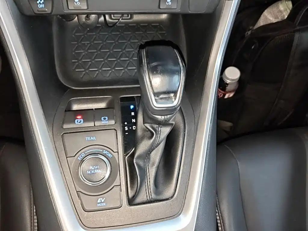 Toyota RAV4 — миниатюра 14