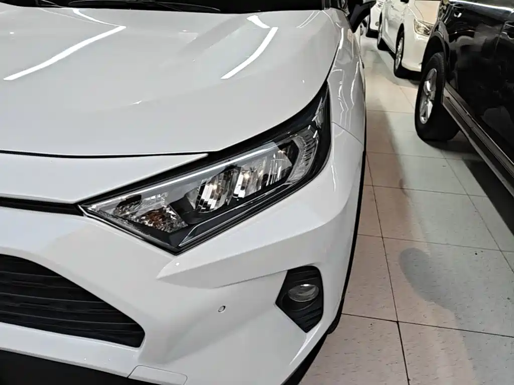 Toyota RAV4 — миниатюра 24