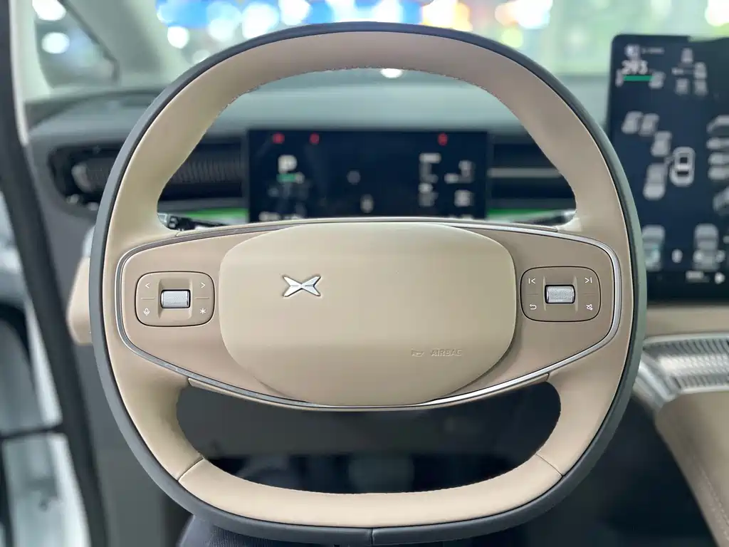 Xpeng X9 2025 740 Max