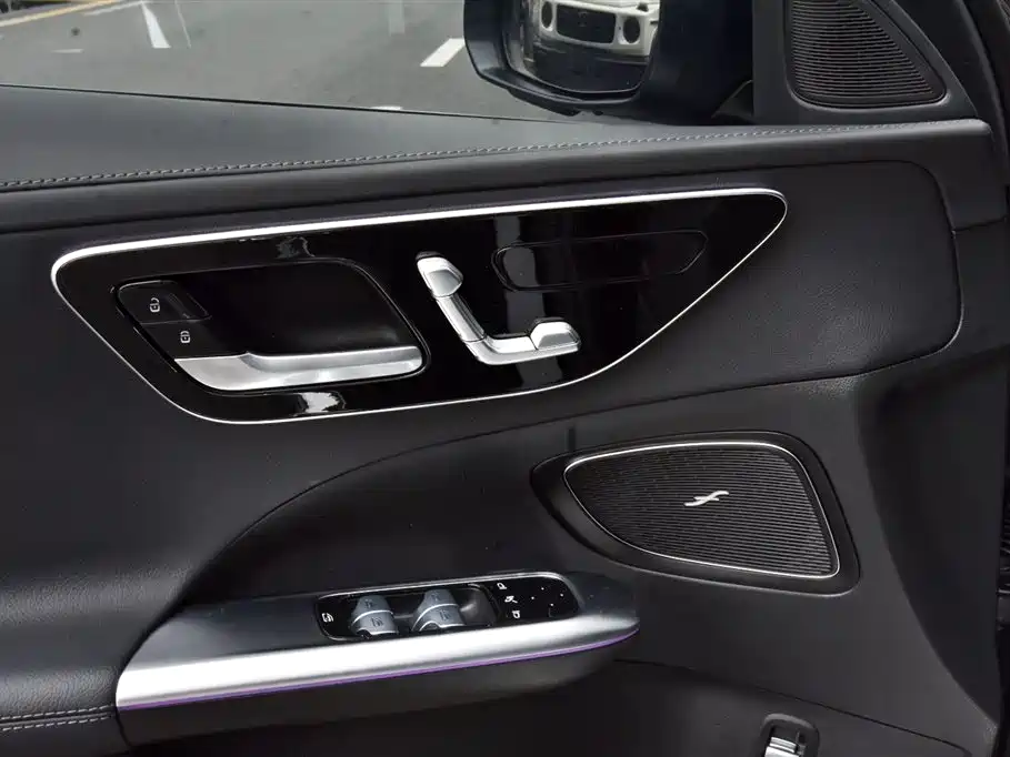 Mercedes-Benz C-Class — миниатюра 14