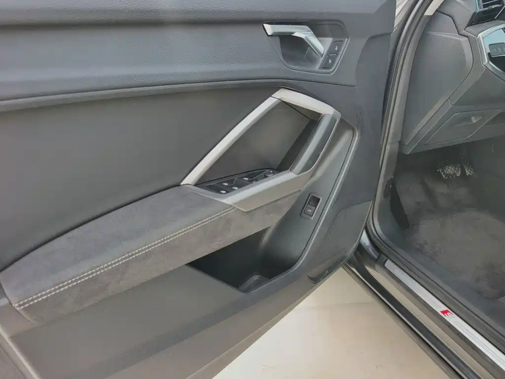 Audi Q3 — миниатюра 9