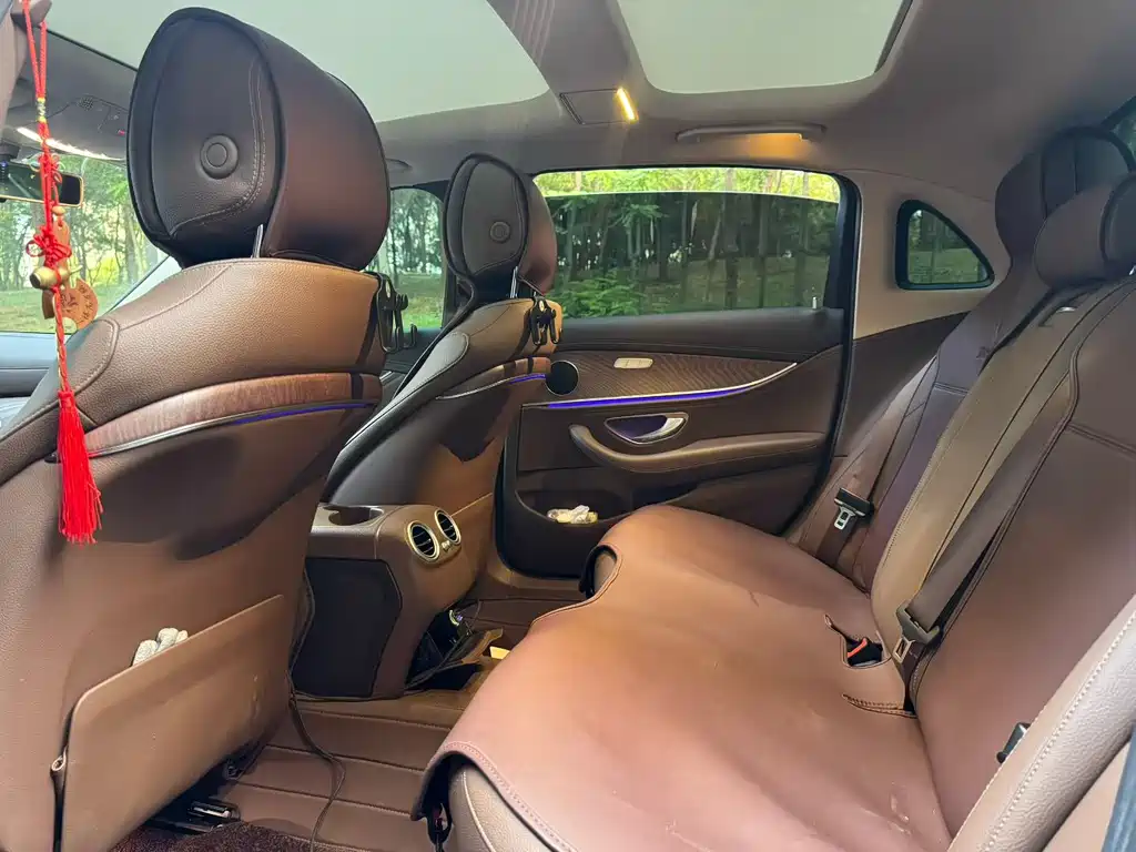 Mercedes-Benz E-Class — миниатюра 6