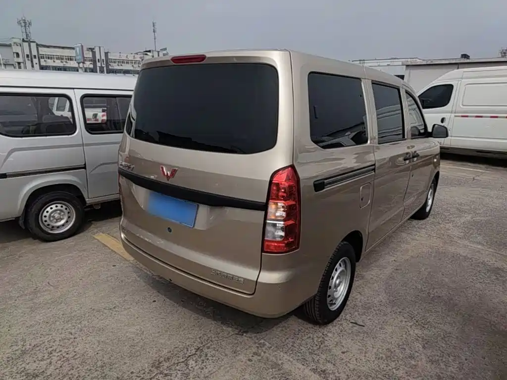 Wuling Hongguang V — миниатюра 7