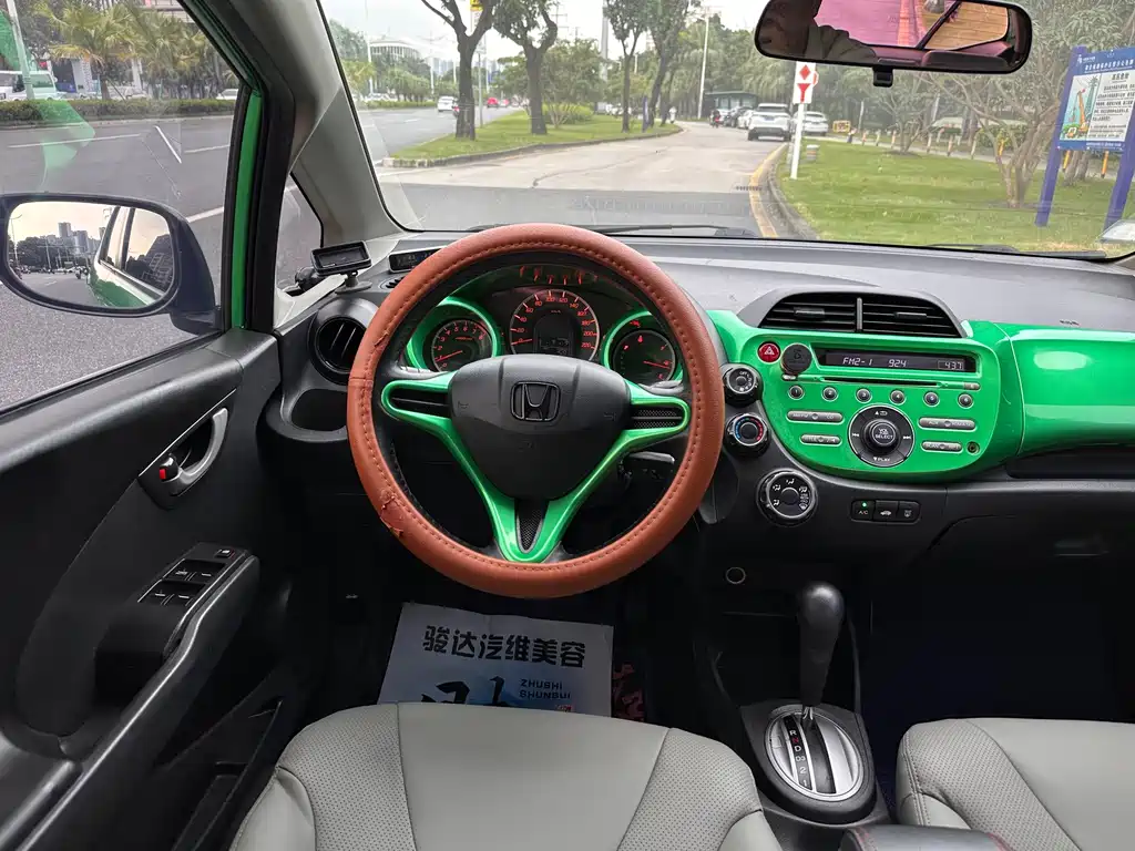 Honda Fit — миниатюра 13
