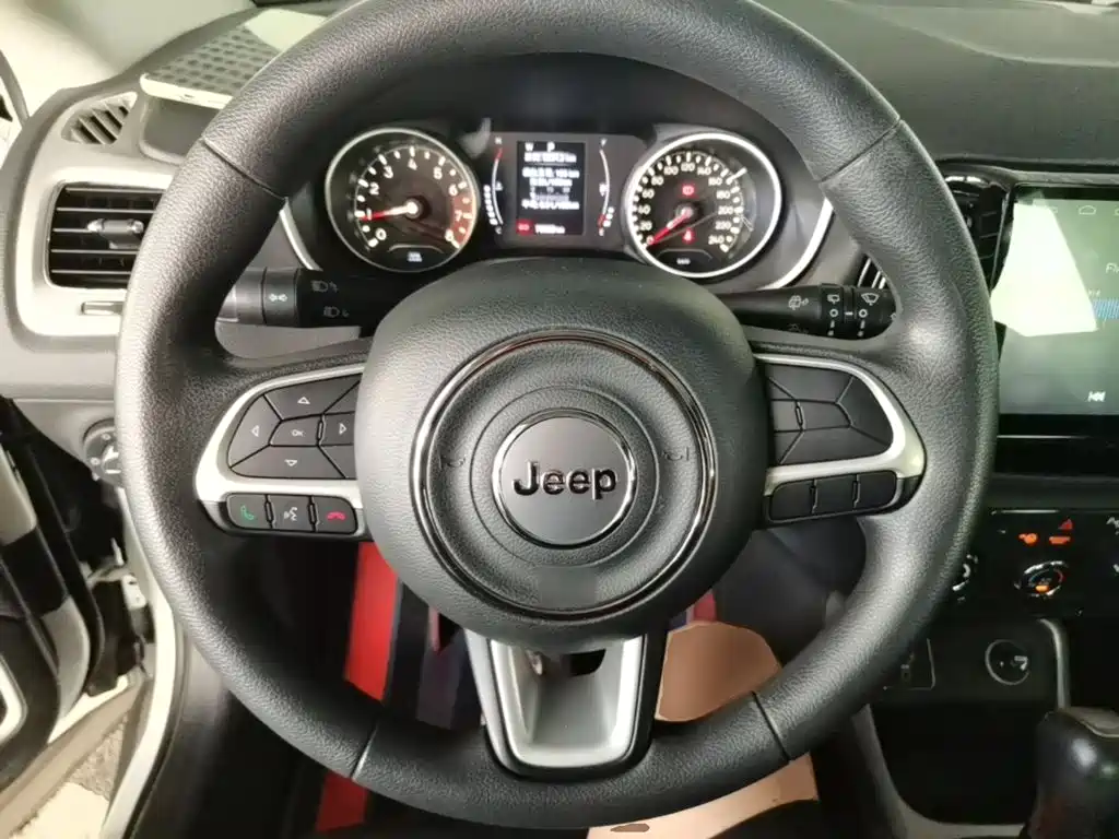 Jeep Compass — миниатюра 11
