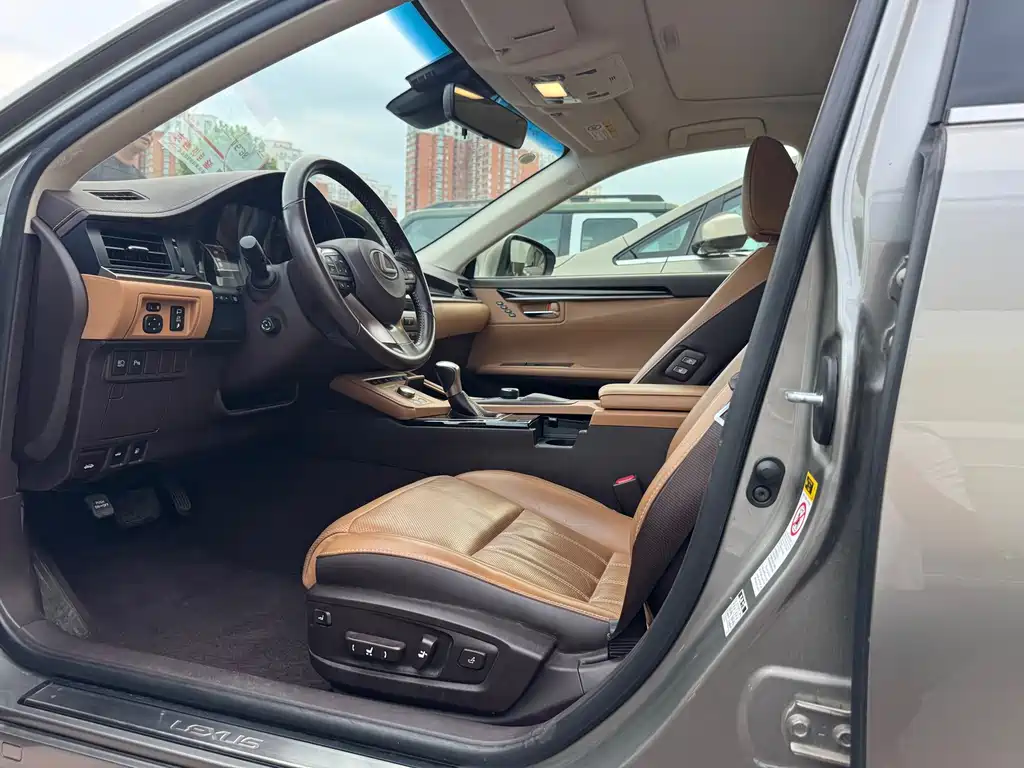 Lexus ES — миниатюра 4