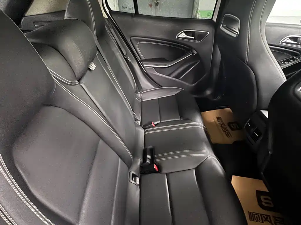 Mercedes-Benz GLA — миниатюра 11