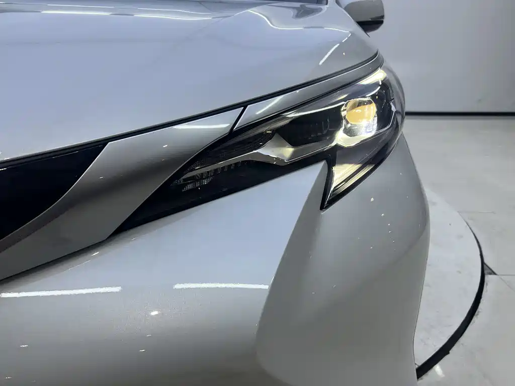 Toyota Sienna 2024 2.5L Luxury
