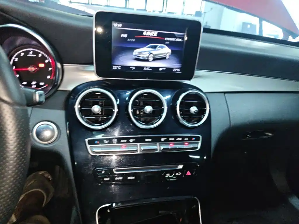 Mercedes-Benz C-Class — миниатюра 13