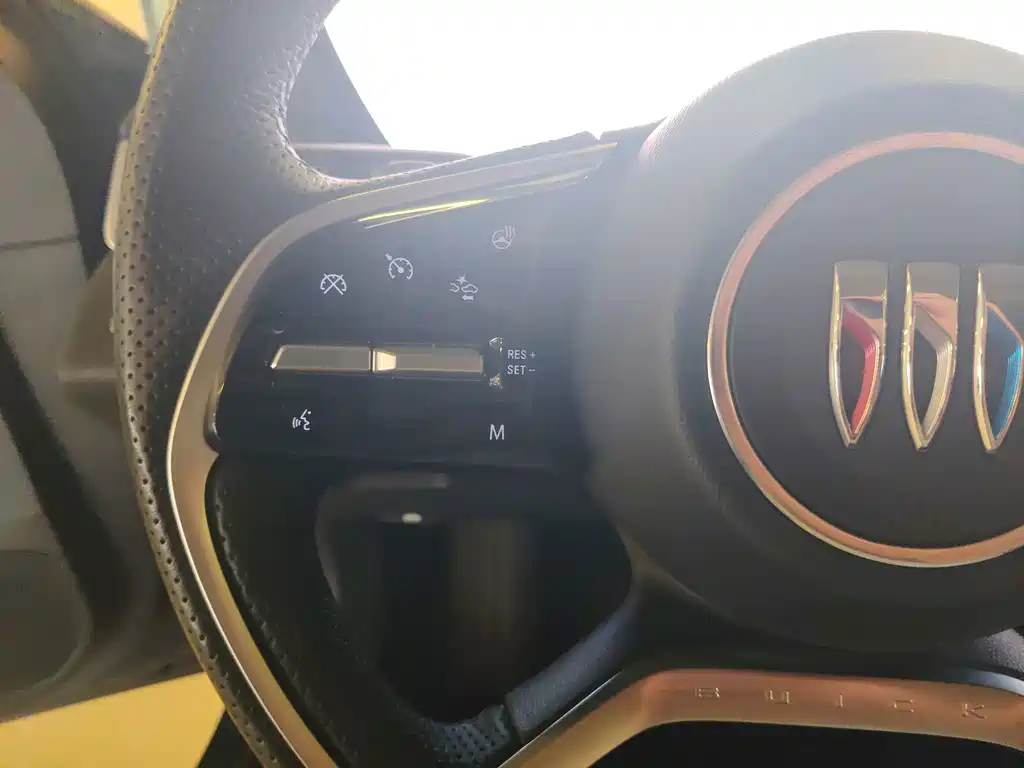 Buick LaCrosse — миниатюра 14
