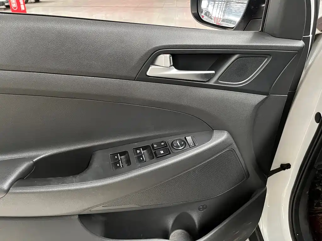 Hyundai Tucson — миниатюра 6