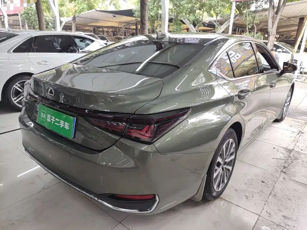Lexus ES — миниатюра 7