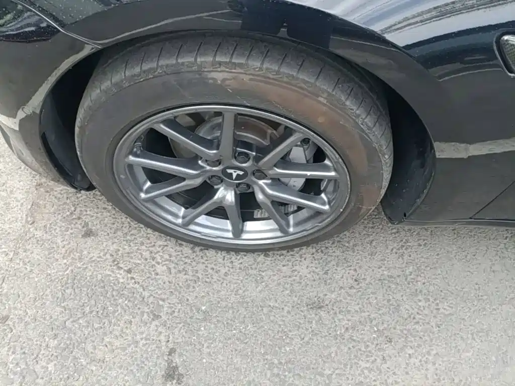 Tesla Model 3 — миниатюра 23