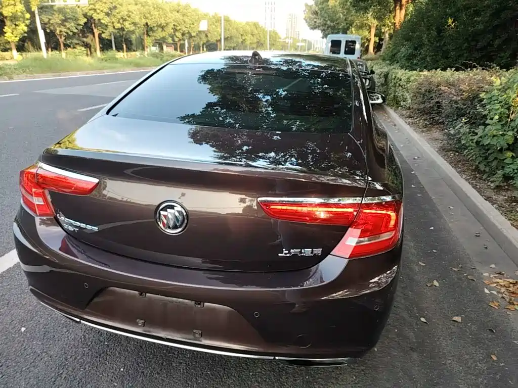 Buick LaCrosse — миниатюра 6
