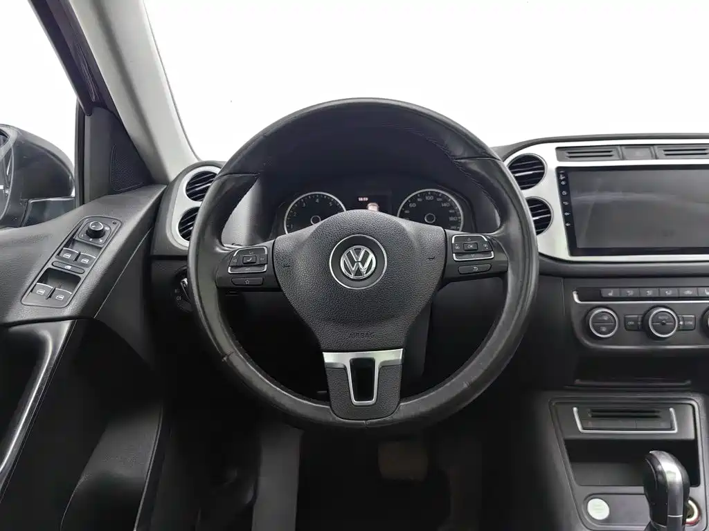 Volkswagen Tiguan — миниатюра 11