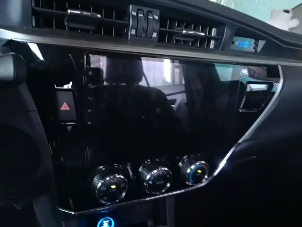 Toyota Corolla — миниатюра 13
