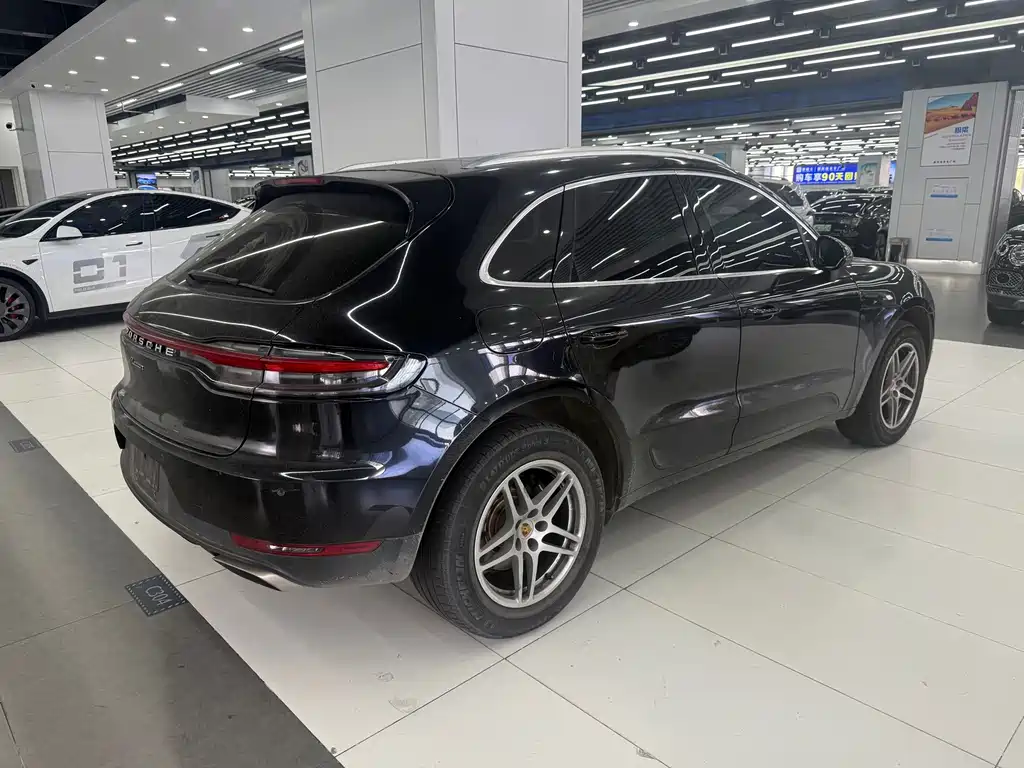 Porsche Macan — миниатюра 3