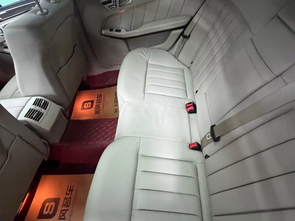 Mercedes-Benz E-Class — миниатюра 11