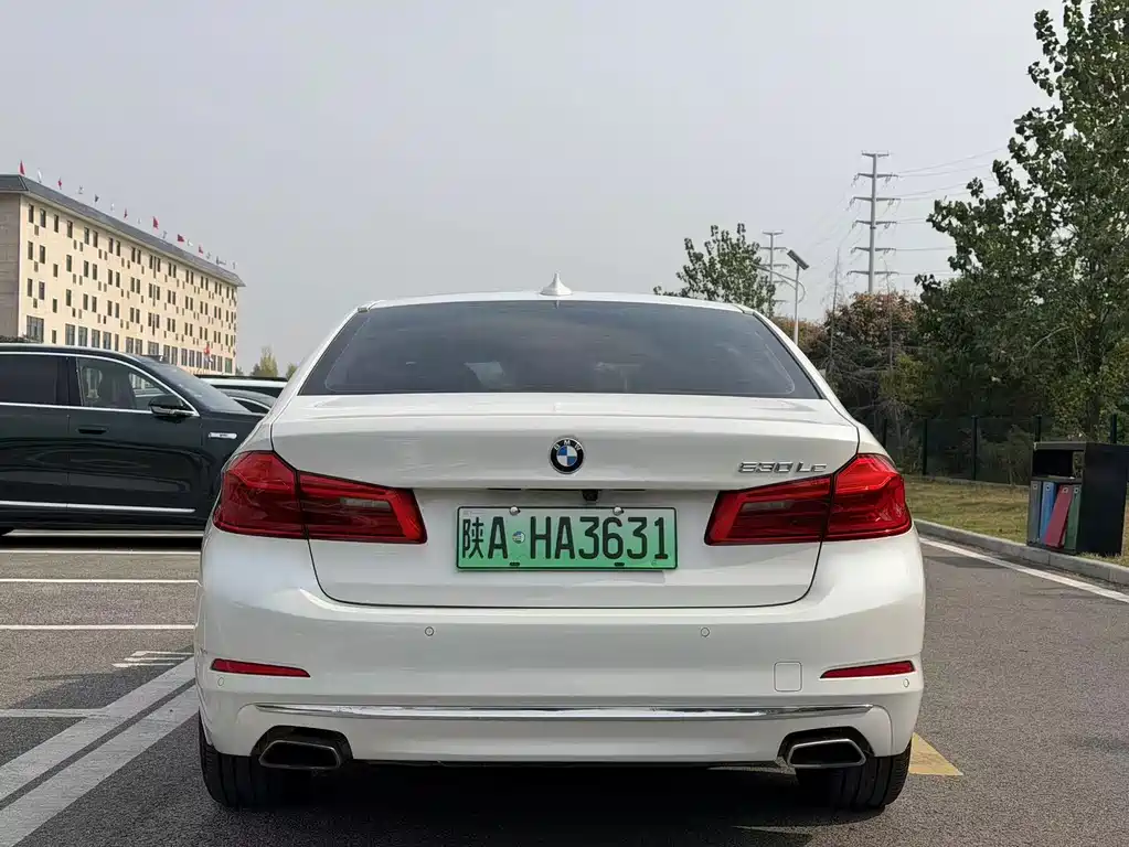 BMW 5 Series New Energy — миниатюра 14