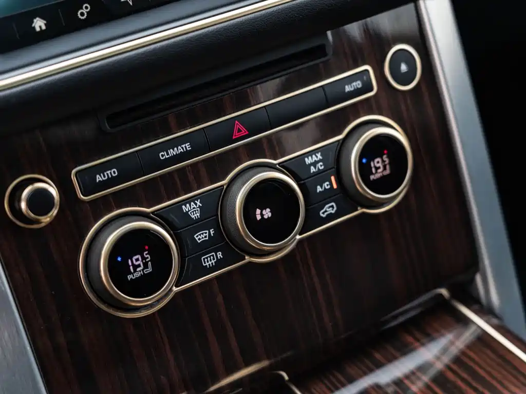 Land Rover Range Rover — миниатюра 25