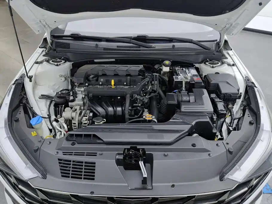 Hyundai Elantra — миниатюра 10