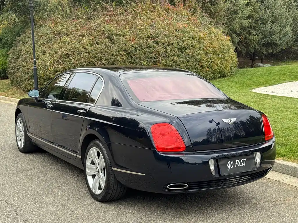 Bentley Flying Spur — миниатюра 6