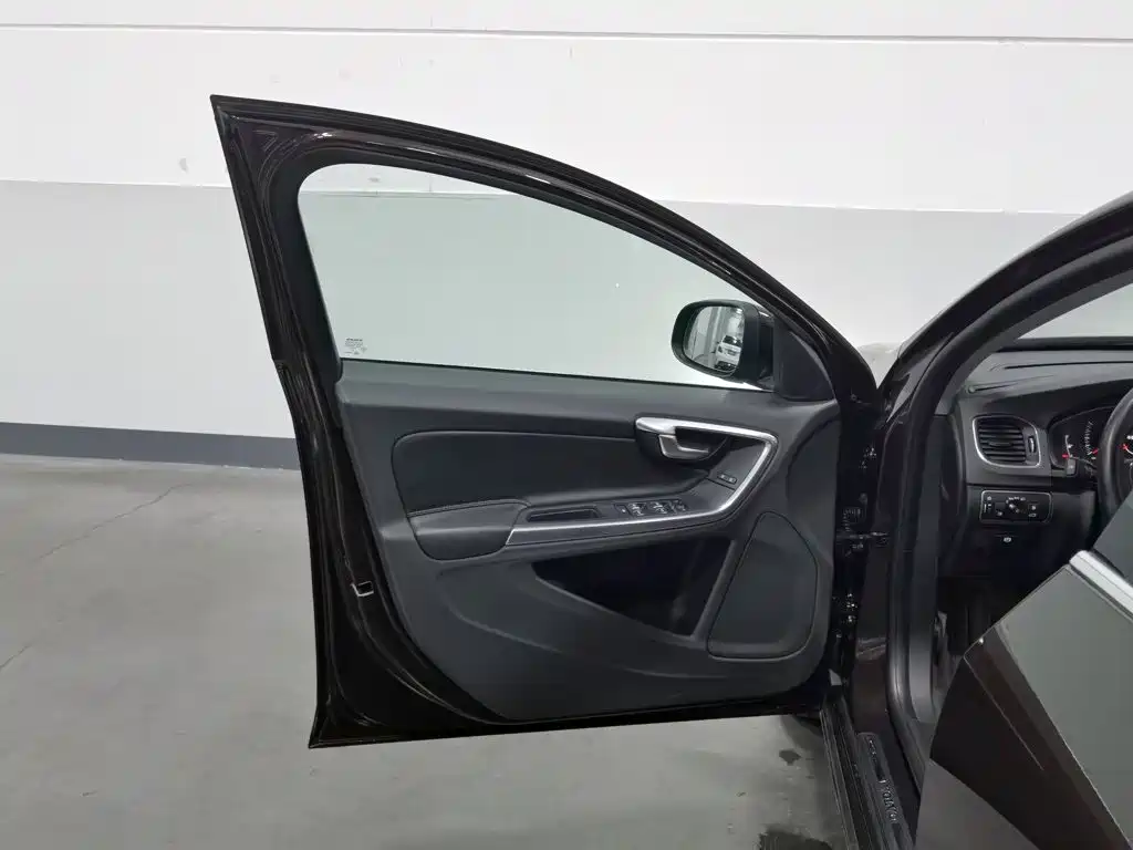 Volvo S60 — миниатюра 8