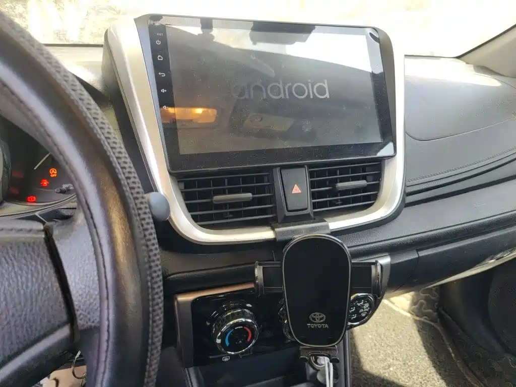 Toyota Yaris L — миниатюра 9