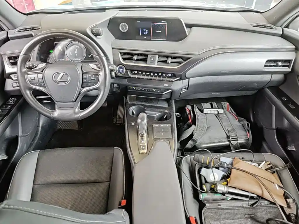 Lexus UX New Energy — миниатюра 14