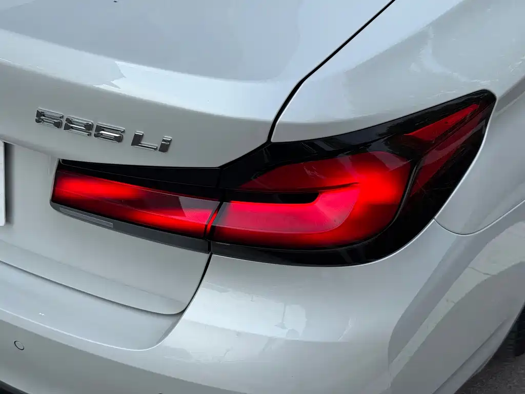 BMW 5 Series — миниатюра 29
