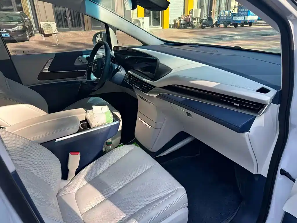 Buick Century 2023 2.0T мест