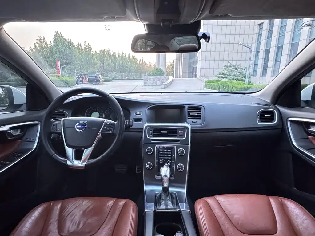 Volvo S60 (Import) — миниатюра 9