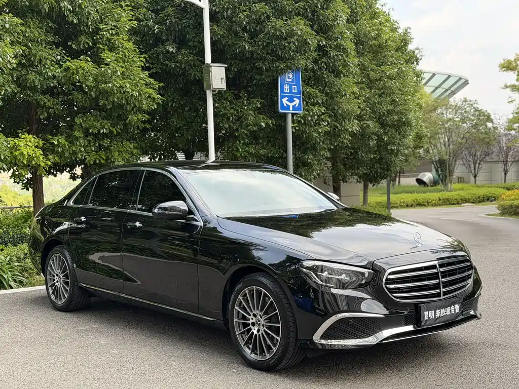 Mercedes-Benz E-Class — миниатюра 3